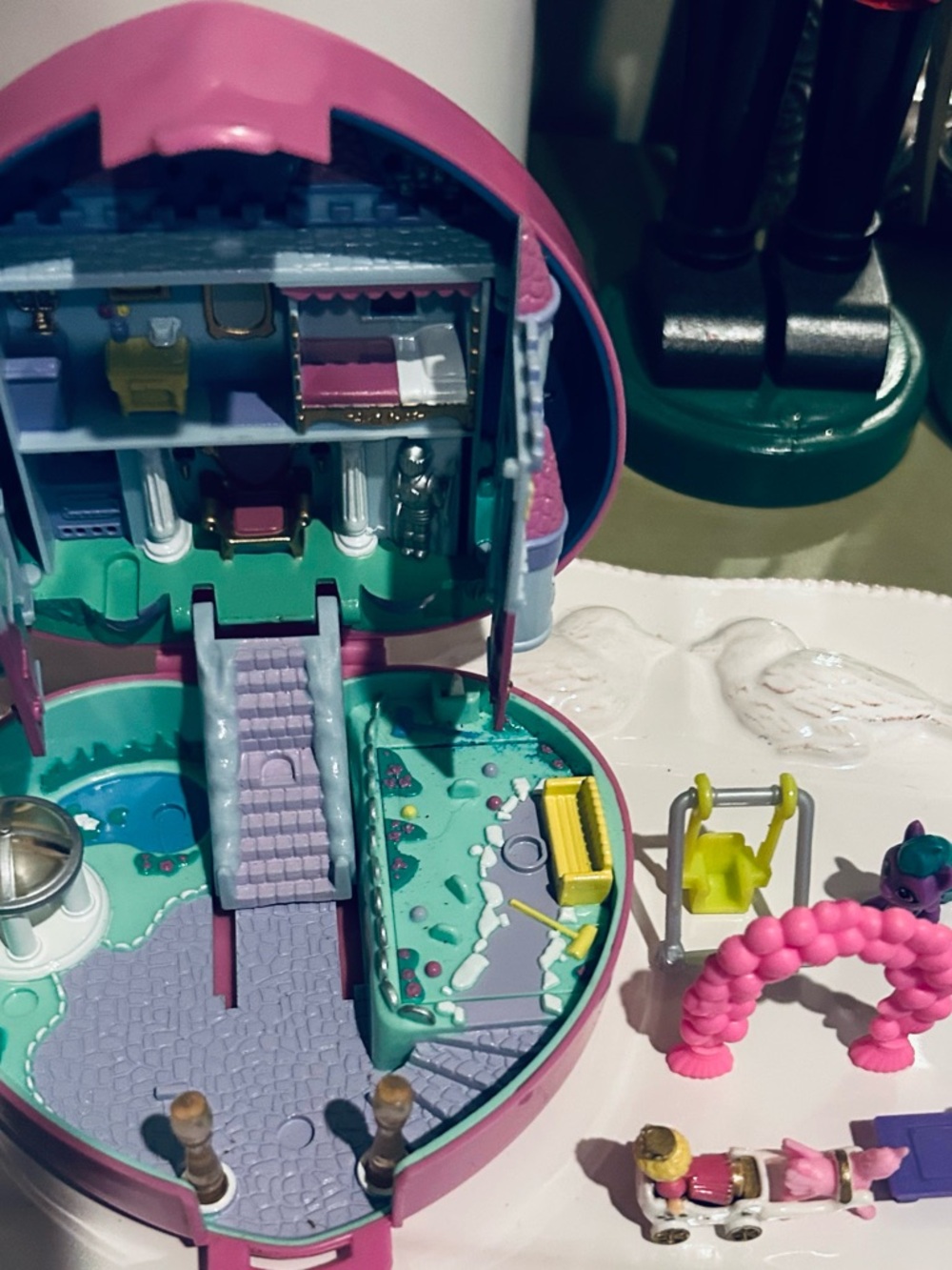 Vintage 1992 Bluebird Polly Pocket LIGHT UP Starlight Castle w/princess iconic - Picture 2 of 7